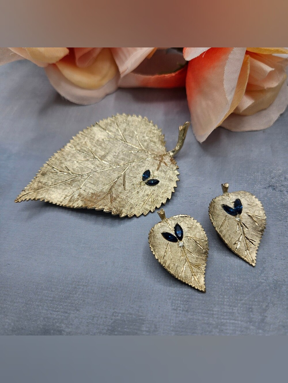 Vintage mid-century BSK leaf demi-parure matching set, consisting of one large s